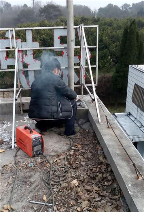 那么如何選擇一家比較正規(guī)的防雷檢測(cè)公司呢？